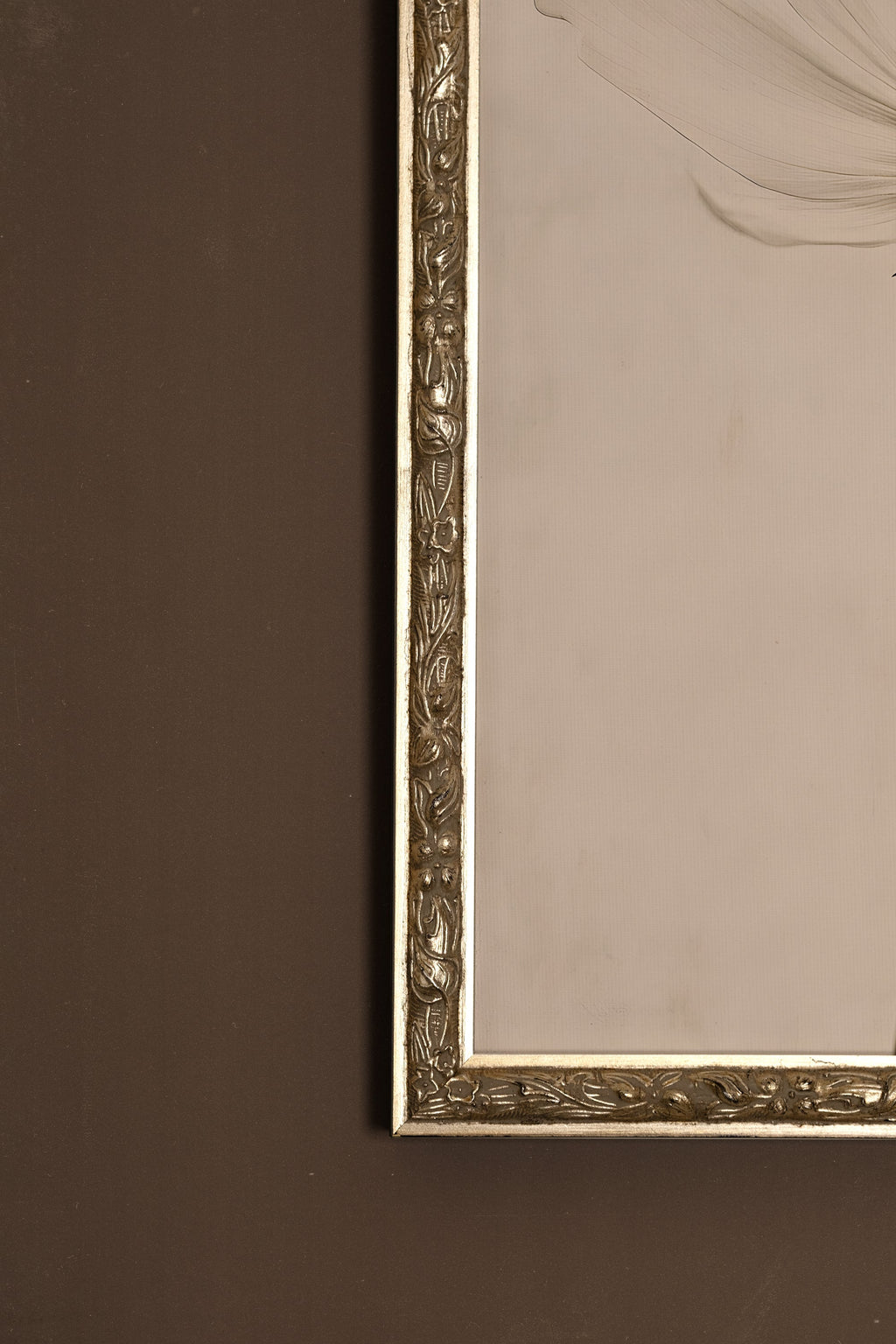 PÉTALE D'IVOIRE, Oeuvre sur toile rigide, encadré Vintage Argent